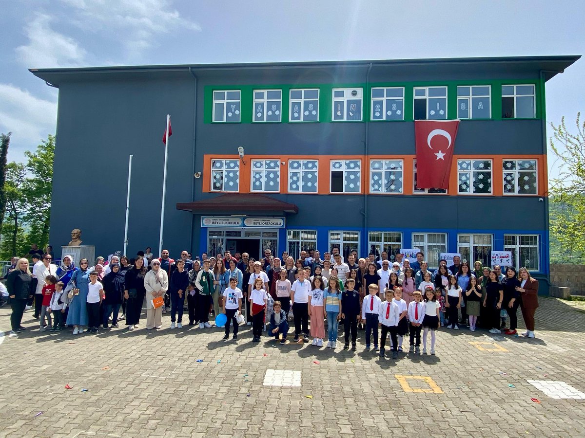 23 Nisan Ulusal Egemenlik ve Çocuk Bayramımızın 104. Yılını büyük bir coşkuyla kutladık. Emeği geçen öğretmen ve öğrencilerimizi tebrik eder  katılım gösteren velilerimize teşekkür ederiz.
<a href="/IlcePersembe/">Perşembe İlçe Milli Eğitim Müdürlüğü</a>