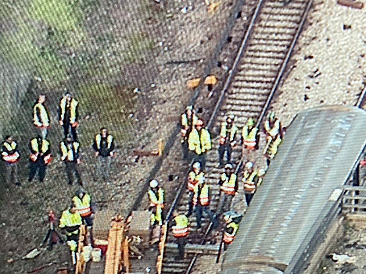 JHudsontraffic's tweet photo. #CTABlueLine - making progress! Crews have straightened out part of the rail that was out of place. For now, passengers can use shuttle buses between Forest Park & Harlem. Give yourself a little extra time. https://t.co/jouDglM50q