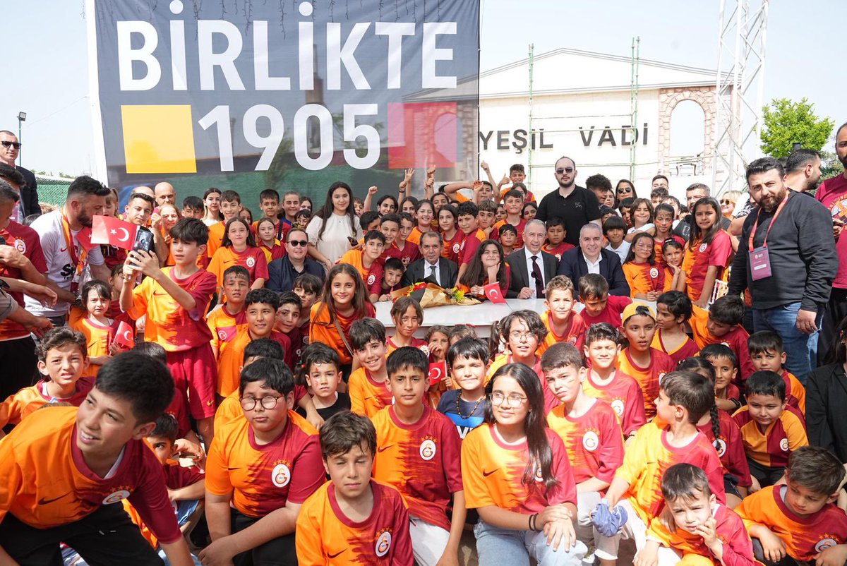 Ata’mızın emaneti 23 Nisan’ı; Hatay’da, @GalatasaraySK yönetim kurulunun harika organizasyonu eşliğinde Aslan kardeşlerimizle kutluyoruz. #23NisanKutluOlsun #Birlikte1905 #Hatay