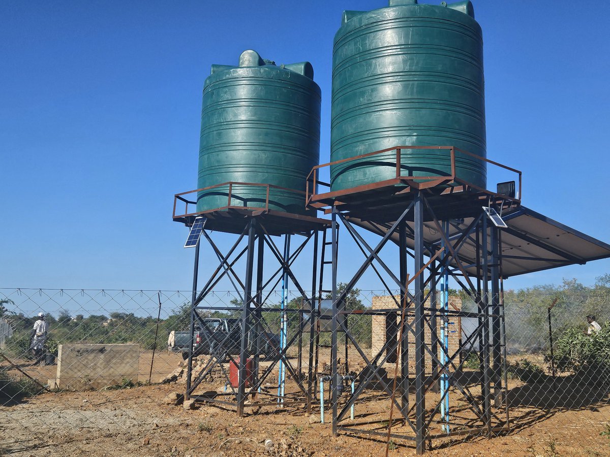 Under e Presidential Rural Development Programme, @zinwawater set to establish 35000 village business units incl a Solar-Powered Borehole,a 1-ha Drip Irrigated Horticulture Project, water storage reservoirs, fishponds, communal water points & poultry projects. @agribusinesszw