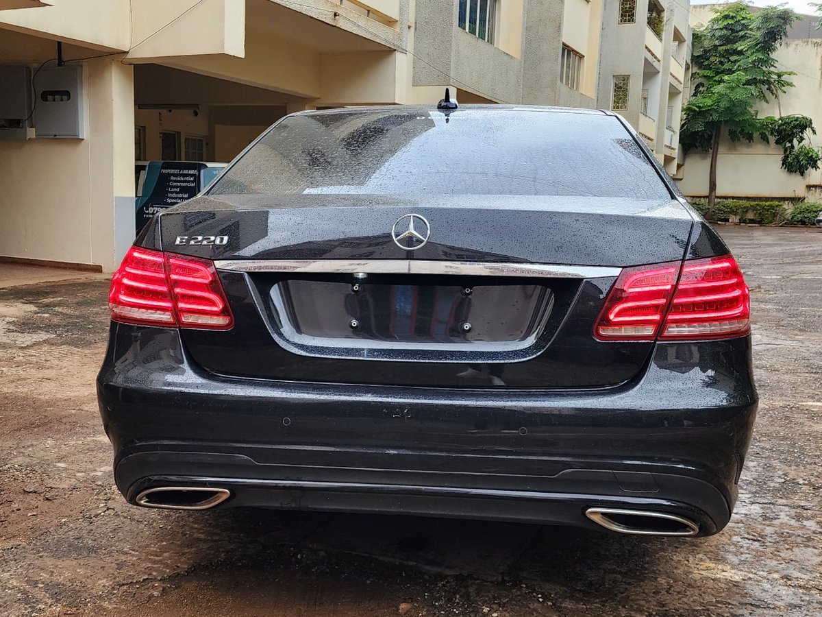 carhoot_app's tweet photo. This 2016 Mercedes-Benz E220d could be yours for just 3.2 million.

#CarhootApp #SellOnBehalf https://t.co/bG6nsV07wi