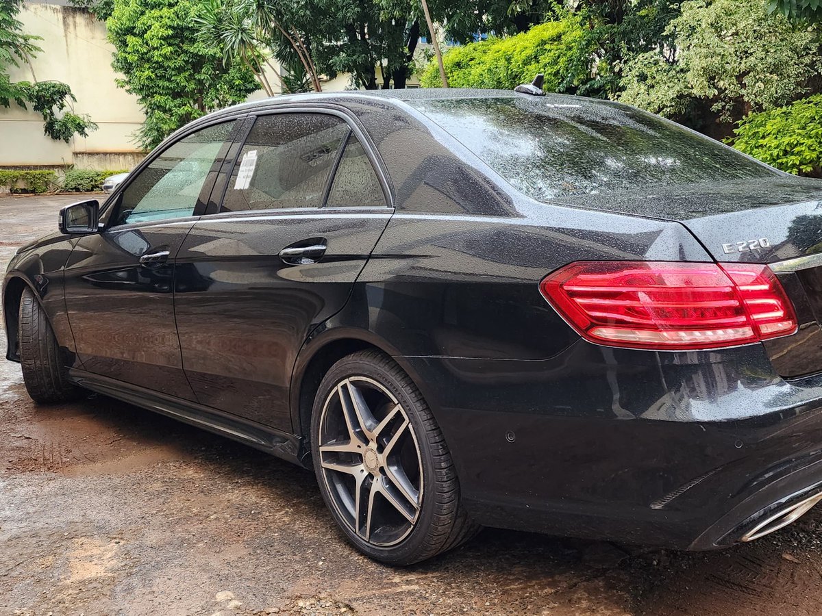 carhoot_app's tweet photo. This 2016 Mercedes-Benz E220d could be yours for just 3.2 million.

#CarhootApp #SellOnBehalf https://t.co/bG6nsV07wi