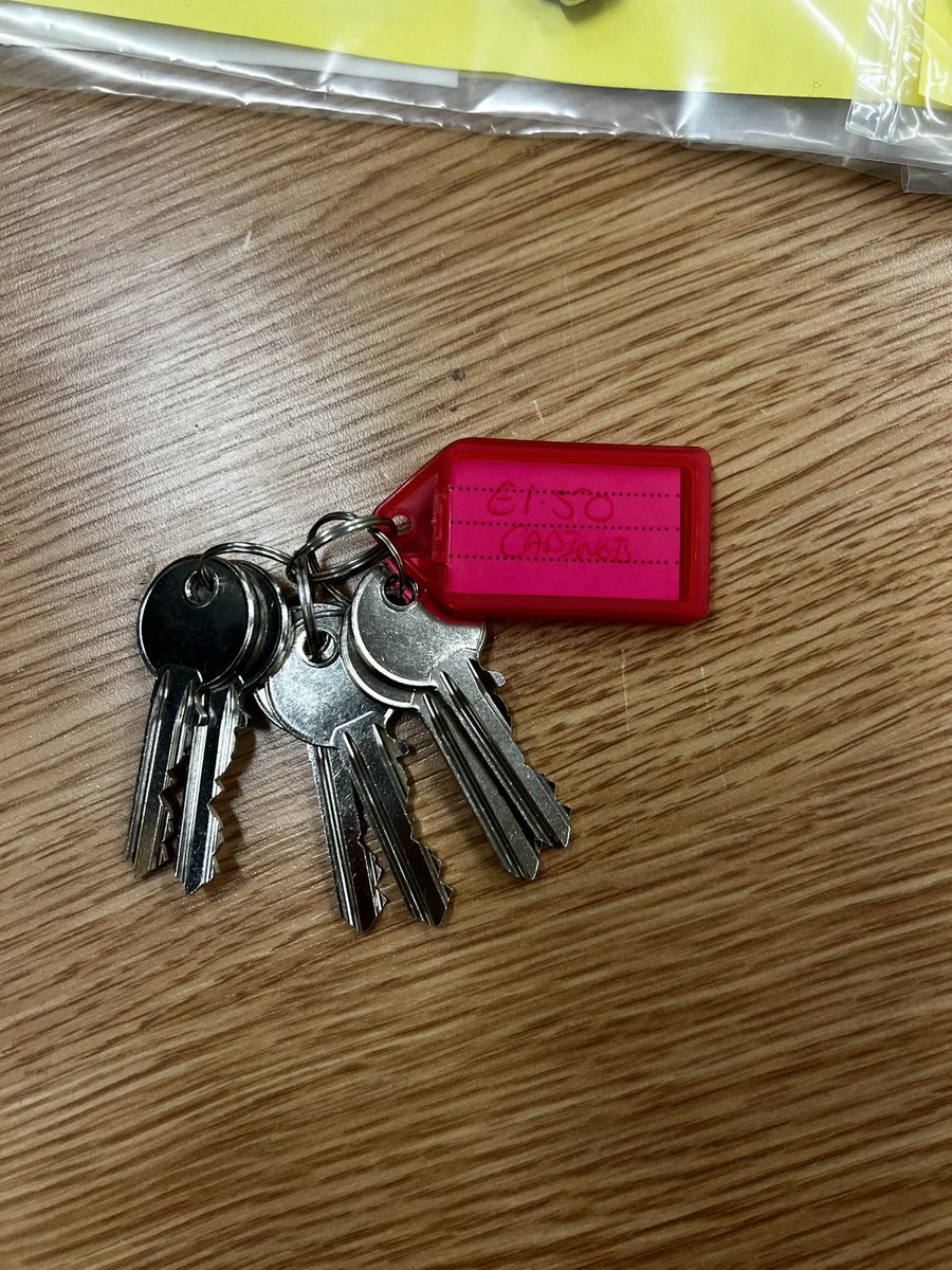 Natalie Homer (@zinghomer) on Twitter photo We have keys! Here are many of the staff from <a href="/EdinburghCRF/">EdinburghCRF ๐</a> <a href="/EdinUniCVS/">EdinUniCVS</a> <a href="/EdinUniEstates/">UoE Estates</a> <a href="/RobertsonGroup/">Robertson</a> who have delivered this lab refurb project. Years in discussion. Weekly meetings, many emails - an extremely professional team. Thank you all! <a href="/EdinUniMedicine/">Edinburgh Medical School</a> <a href="/EdMassSpecCore/">EdUni Mass Spec Core</a> We have keys! Here are many of the staff from <a href="/EdinburghCRF/">EdinburghCRF ๐</a> <a href="/EdinUniCVS/">EdinUniCVS</a> <a href="/EdinUniEstates/">UoE Estates</a> <a href="/RobertsonGroup/">Robertson</a> who have delivered this lab refurb project. Years in discussion. Weekly meetings, many emails - an extremely professional team. Thank you all! <a href="/EdinUniMedicine/">Edinburgh Medical School</a> <a href="/EdMassSpecCore/">EdUni Mass Spec Core</a>