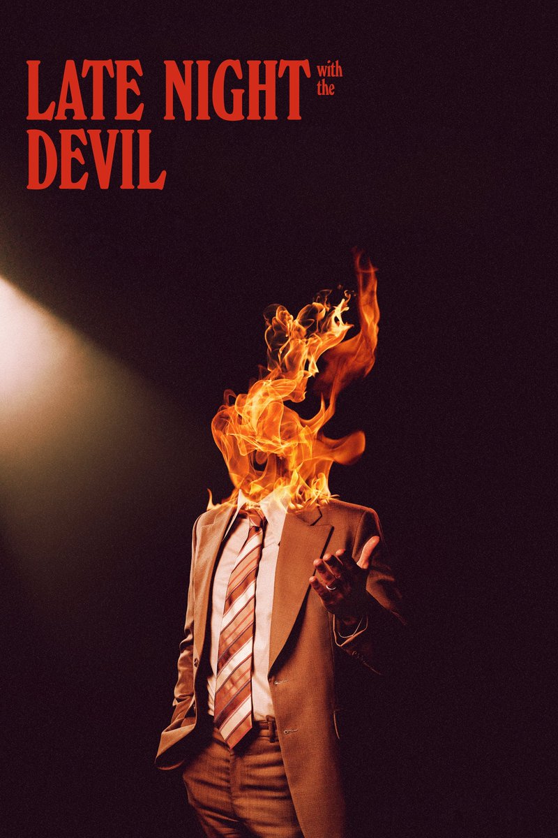 SuspiroArrepio's tweet photo. Leia aqui https://t.co/C8ZJC3JSCw o que achamos do filme Late Night with the Devil / Tarde da Noite Com o Diabo (2023). #terror #filme #suspiroearrepio https://t.co/aKE4405iEm
