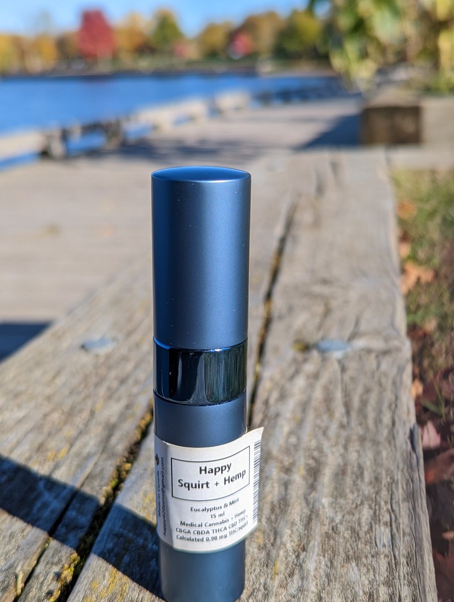 HISTORIC DAY!

Infused a banana with my cannabis medicine today.
Red Hot Cinnamon flavored HAPPY SQUIRT ♥️

Organic measurable cannabis medicine in a squirt. 🍁
#CannabisBanana #InfusedBanana #Edible #Edibles