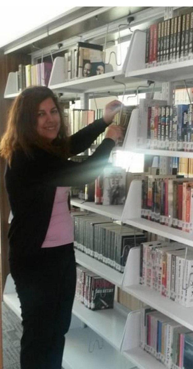 Ataşehir Belediyesi’nde işten atılan işçiler anlatıyor (4) Gülten Demir

Ben Gülten Demir. 61 yaşındayım. Kütüphaneciyim. 10 yıldır Ataşehir Belediyesi’nde kütüphaneci olarak çalışıyordum. 22.04.2024 tarihinde işime son verildi. Sabah 09.30’da telefonla aranarak emekliliğimin