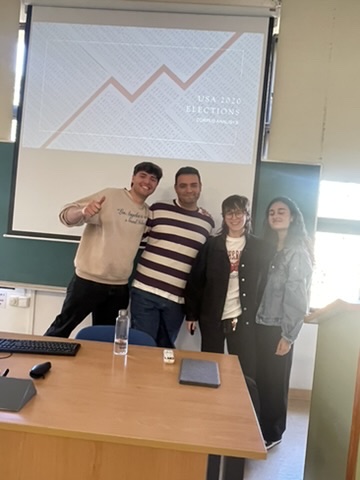 Great presentations today by my UG #discourseanalysis #corpuslinguistics @LetrasUM students exploring corpora and representations of feminism, migration and 2020 election in the US press. So proud!!!! 👇👇👏👏👏👏👏 #University #discourse #language
