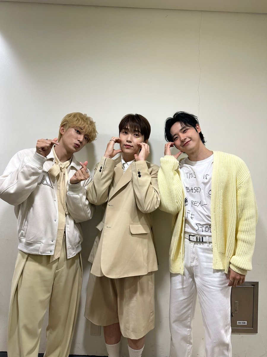 cnu16b's tweet photo. 𝔹𝟙𝔸𝟜 𝟙𝟛𝕥𝕙 𝔸𝕟𝕟𝕚𝕧𝕖𝕣𝕤𝕒𝕣𝕪🎉 https://t.co/jdQEhPZ8GJ