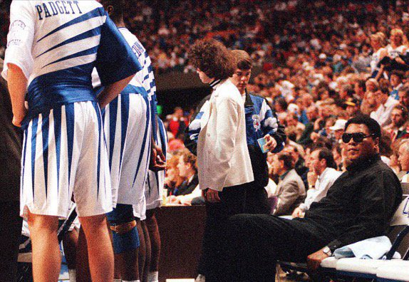 'The Greatest' Muhammad Ali in attendance for Kentucky's 87-77 win over Florida at Rupp Arena on Feb. 18, 1995. #BBN