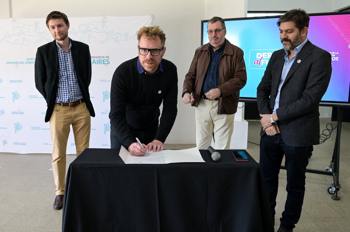 #AlAire Juan Brardinelli, director del Consejo Provincial de Coordinación con el Sistema Universitario y Científico, para contarnos sobre la adhesión del  sector científico y universitario bonaerense a la marcha en defensa de la universidad pública.

📻 <a href="/BahiaNacional/">NacionalBahíaBlanca</a>, tu radio.