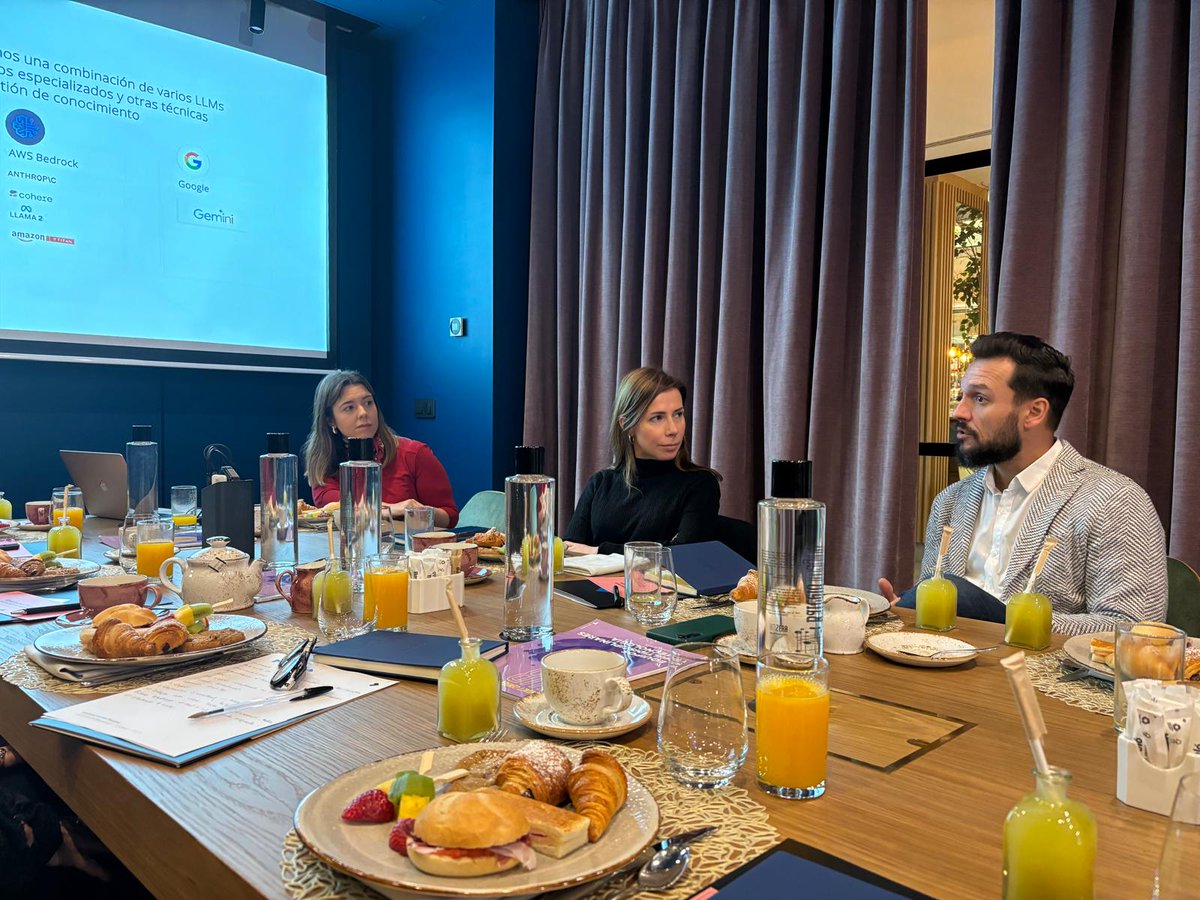 Contact Center Hub tweet media