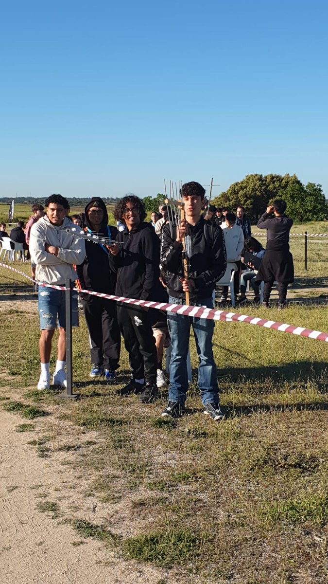 iestomvalmadrid's tweet photo. ¡Nuestro alumnado de #FPBasica, entre los finalistas que pasan la fase final de la  @ComunidadMadrid del proyecto #CanSat!  @EseroSp ¡Enhorabuena! 👏🏻👏🏻👏🏻 #talento #FP https://t.co/sBtDsvf7cf