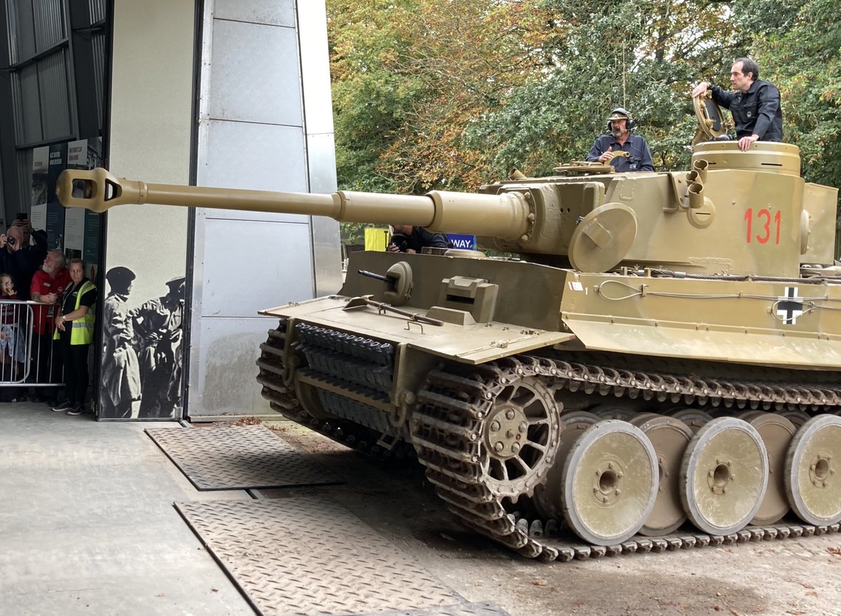 Tuesday Tank: it's the @TankMuseum's Spring Tiger Day next weekend, so here are photos from last September of #Tiger131 in the arena and returning to the Tank Story Hall. #WW2 @TankieMike @milmodelscene @USAS_WW1 @Burntime0101 @jr_liscano #TankTuesday