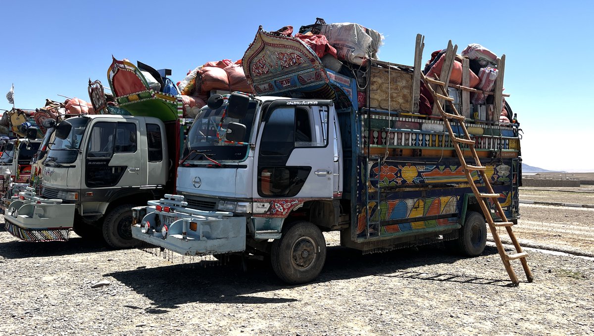 A week after Pakistan began its second around of expulsions of Afghans, hundreds of people, dozens of families, continue to arrive each day to Kandahar province. Including people who held Afghan Citizen Cards