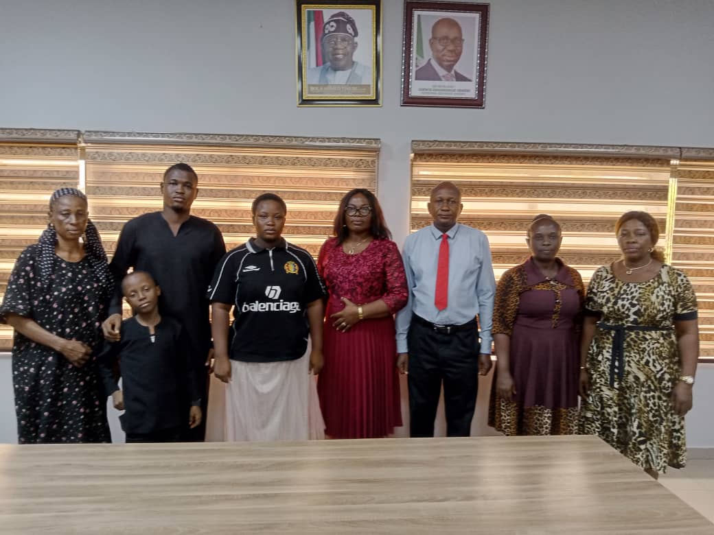 Edo State Government through the State’s Pensions Bureau in adherence with the policies of the Contributory Pension Scheme has presented cheques to three families of deceased Public & Civil Servants in fulfillment of the State Government's dedication to the welfare of its people