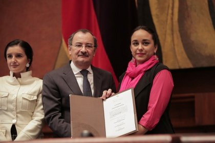 Rafael Correa felicitaba a su controlar de LUJO. Gabriela Rivadeneira lo condecoró en la Asamblea Nacional. 
Hoy Fiscalía de EEUU pidió a la Corte de Justicia que se declare CULPABLE a Carlos Polit de lavado de activos.
¡Miserables! 
En el Correísmo se ROBARON millones de dólares