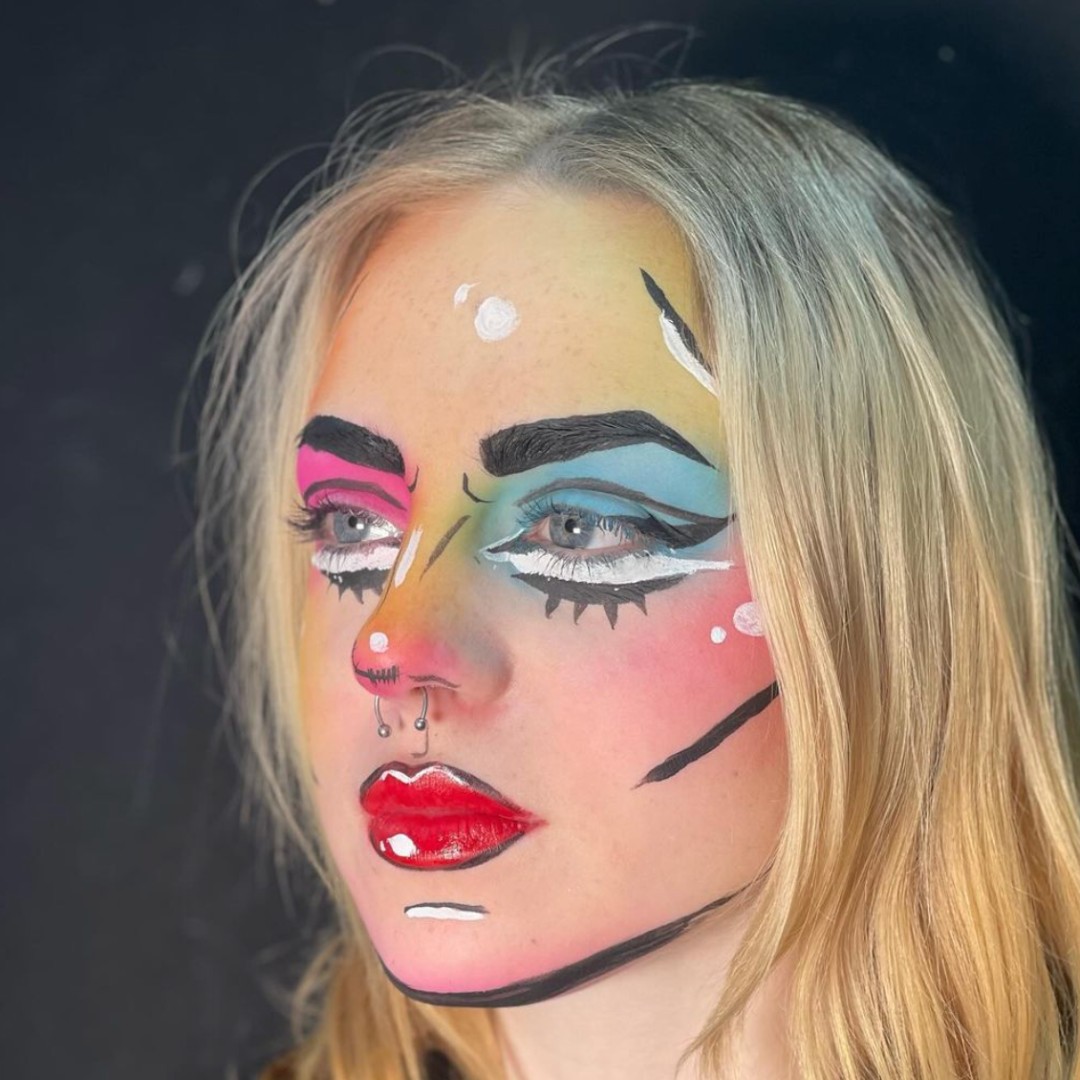 ✨POP ART ✨ creative makeup @makeup_by_sersh just brilliant! 
lcbt.co.uk