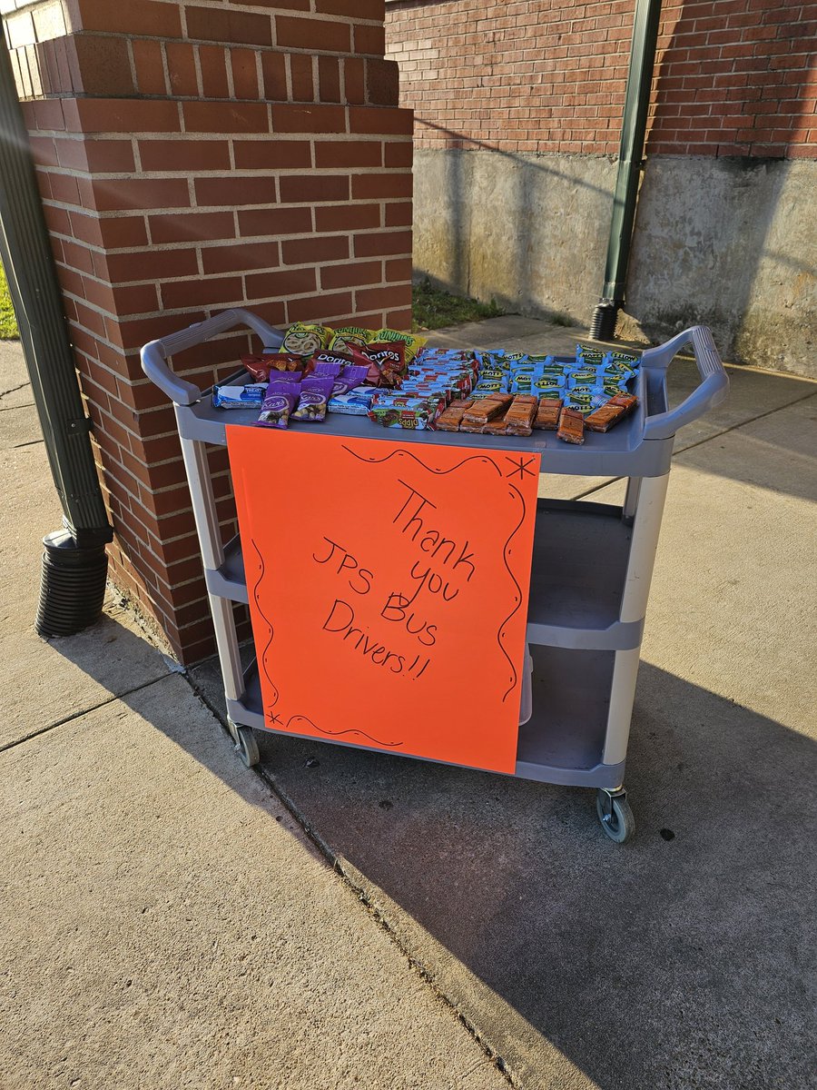 Treating our amazing bus drivers to a little happy this morning on Bus Driver Appreciation Day!

Leadership Magnet is blessed with the BEST bus drivers. We want to thank them for getting our students to and from school every day!
<a href="/JPSHurricane/">𝐉𝐨𝐧𝐞𝐬𝐛𝐨𝐫𝐨 𝐏𝐮𝐛𝐥𝐢𝐜 𝐒𝐜𝐡𝐨𝐨𝐥𝐬 🎓</a>