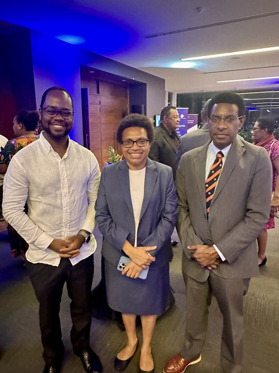 Delighted to reconnect w/ wantoks fr #PNG at the start of @ILOPasifika tripartite high-level dialogue on #DecentWork & #2050strategy.  Hon. @kezanny, Minister of Labour & Employment is 1 of the 2 female PMs among 118 in PNG parliament. We reminisced about our past collaboration