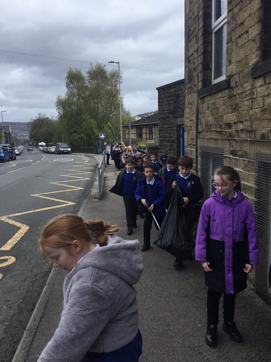 stjosephskly's tweet photo. #BirchClass leading by example on their ‘Social Day’ - picking up litter around school and our community! 🗑️♻️ @bcw_cat #SocialDay #CatholicEd https://t.co/q1g2AHFVzs