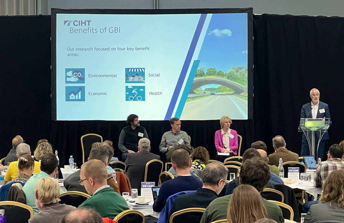 #TPBE5 speaker James Elliott FCIHT opens @CIHTUK’s session on creating roads as green places. “Green-blue infrastructure provides shaded shelter, cleaner air and saves the national health service money by reducing cardiovascular diseases”