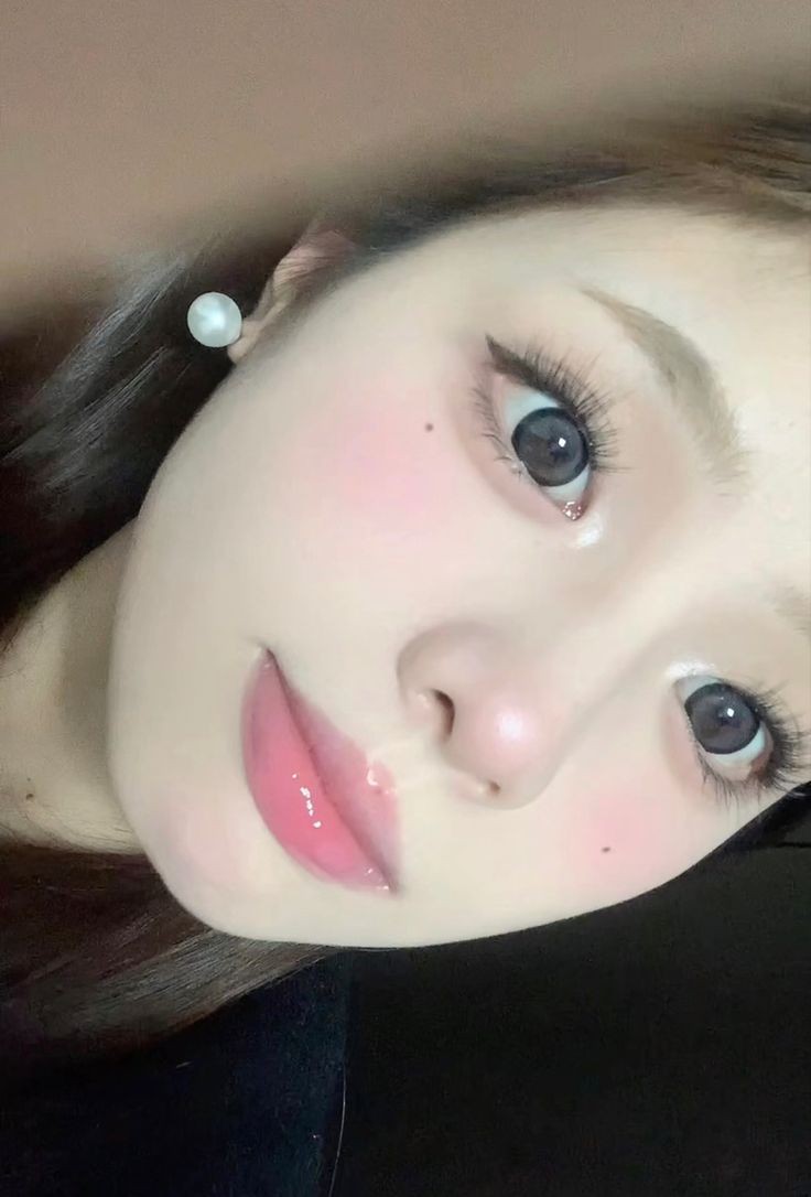 당신은 치료가 필요할 정도로 심각한 뽀용 메이크업 중독자입니다.

흥, 웃기는 뽀용. ☁

웜, 쿨 안 가리는 핀터레스트 뽀용 메이크업 제품 추천 타래...
※작성자가 찐으로 핀터 뽀용 메컵 중독자라 타래 터질 수도 있음