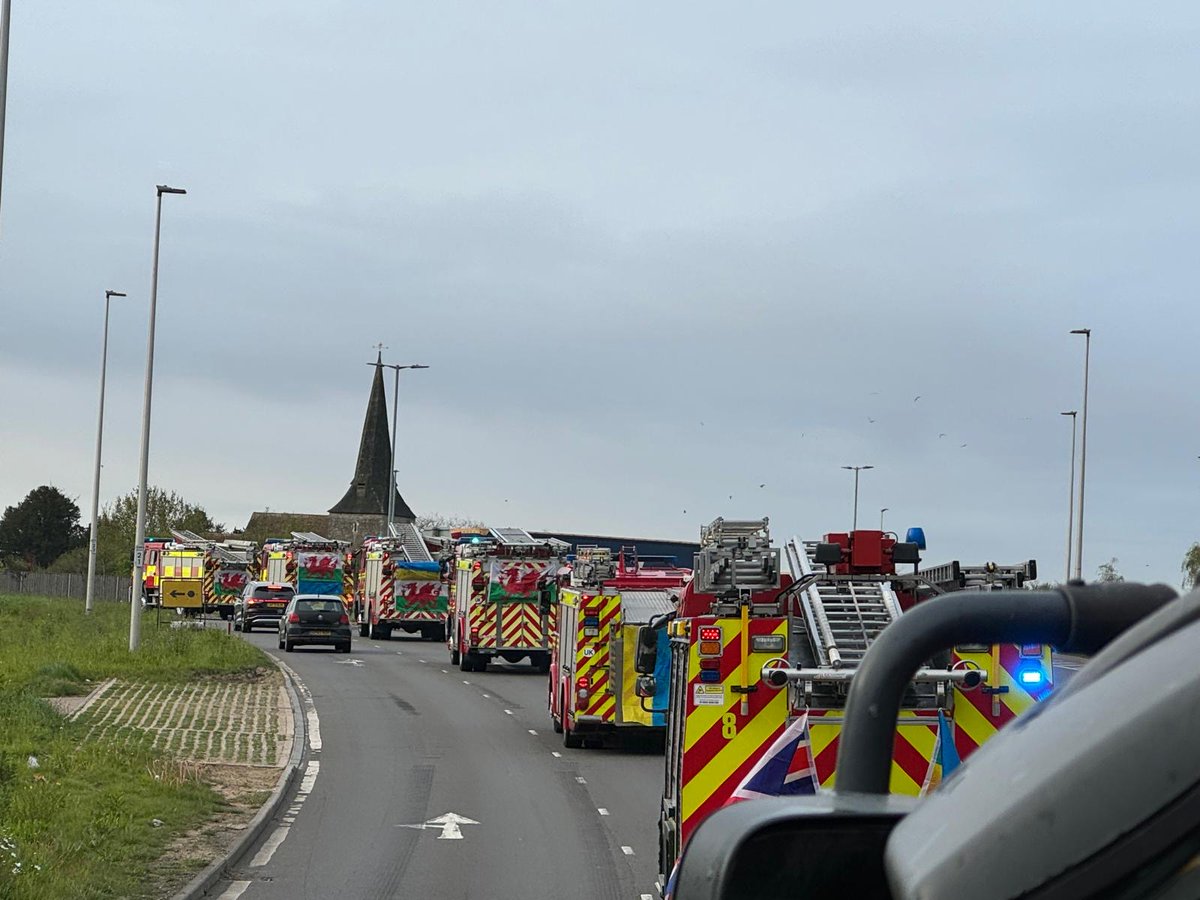 The largest UK Fire and Rescue Service convoy has begun its journey to deliver vital equipment for Ukraine’s heroic firefighters 🧑‍🚒 We, along with 14 other fire and rescue services, will be our old Aerial Ladder Platform! 🗞️ orlo.uk/QfU6k