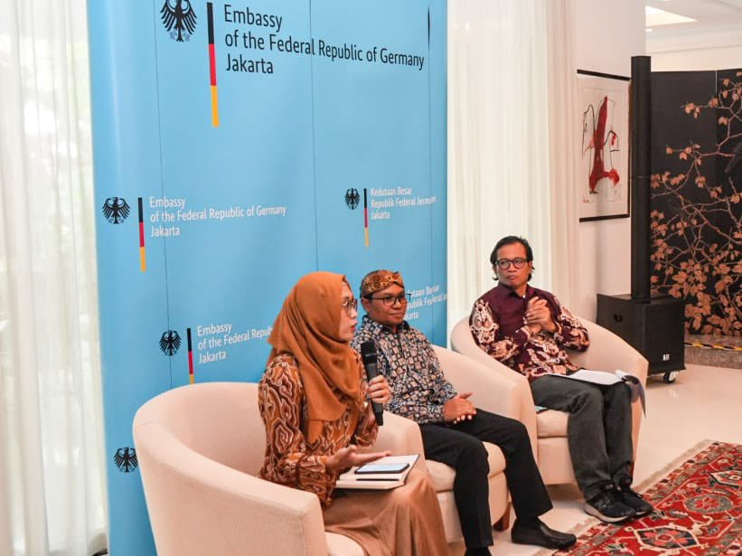 In a gathering hosted by the 🇩🇪 German Embassy, #TeamEurope learned from civil society on Indonesia’s climate ambitions, implementation of good governance, as well as interfaith initiatives in Indonesia. #COASI