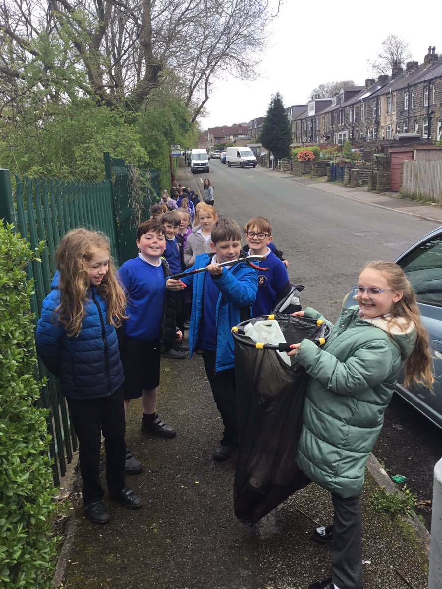 stjosephskly's tweet photo. #BirchClass leading by example on their ‘Social Day’ - picking up litter in school and our community! 🗑️♻️ @bcw_cat #SocialDay #CatholicEd https://t.co/ey5kNgsNgR