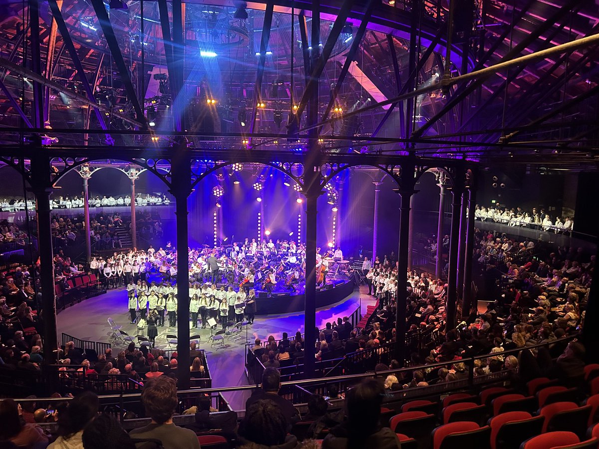 🎉 What a night! 🤩 We had such a fantastic time at our 11th Anniversary Concert at @roundhouseldn last night! 🎶🎻 Wonderful to have 300 students from all our partner schools involved! 💙 #LondonConcert #MusicEducation #MakeMusicTogether #YoungMusicians