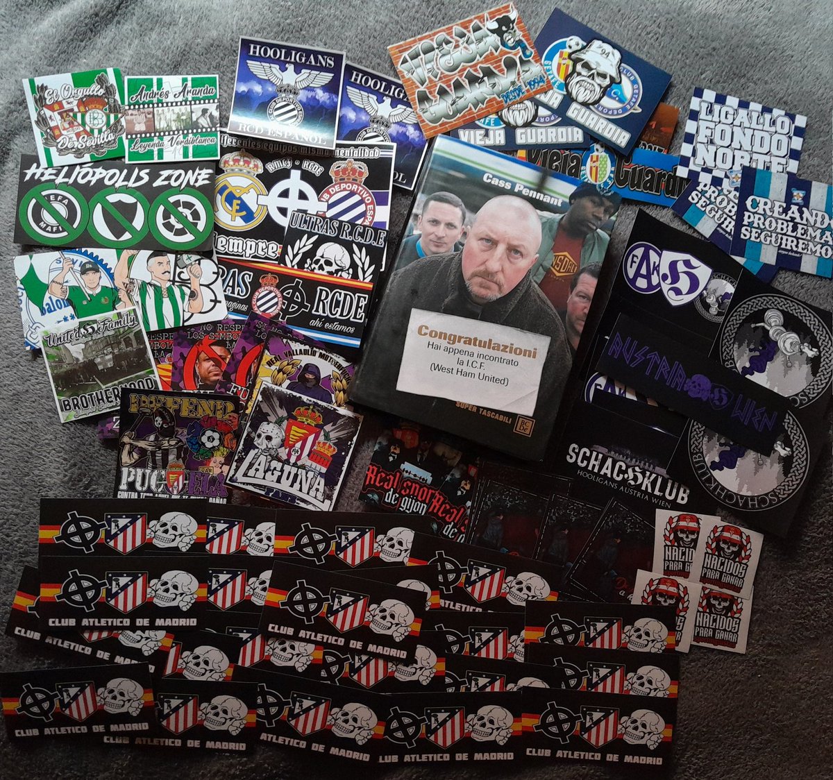 MEGASORTEO:
Pegatinas varios equipos...Atlético, Betis, Real Sporting, Espanyol, Getafe, Zaragoza,Valladolid, Austria Wien...y el libro sobre ultras del westham "congratulazioni"

Rt+ Follow y el ganador lo diré el Sábado que viene a las 2 y media!!

🎊Suerte🎊