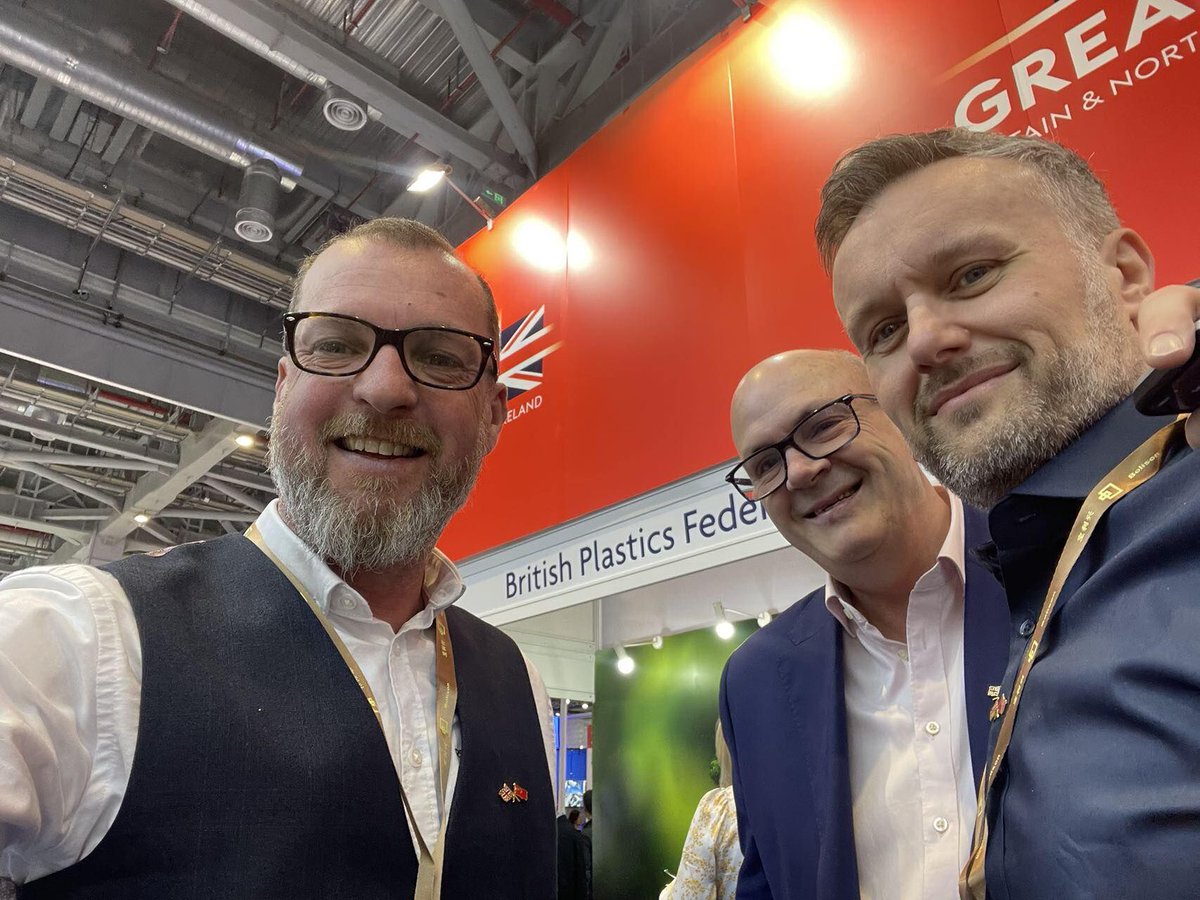 Chinaplas Day 1✅🇨🇳 Mark is proud to be here, representing @TheBPF and discussing all things marketing to the global plastics industry 🌐 Promoting the UK and its innovative capabilities to this international market!🤩 #chinaplas #TheBPF #plasticsindustry @MarkAmphlett1