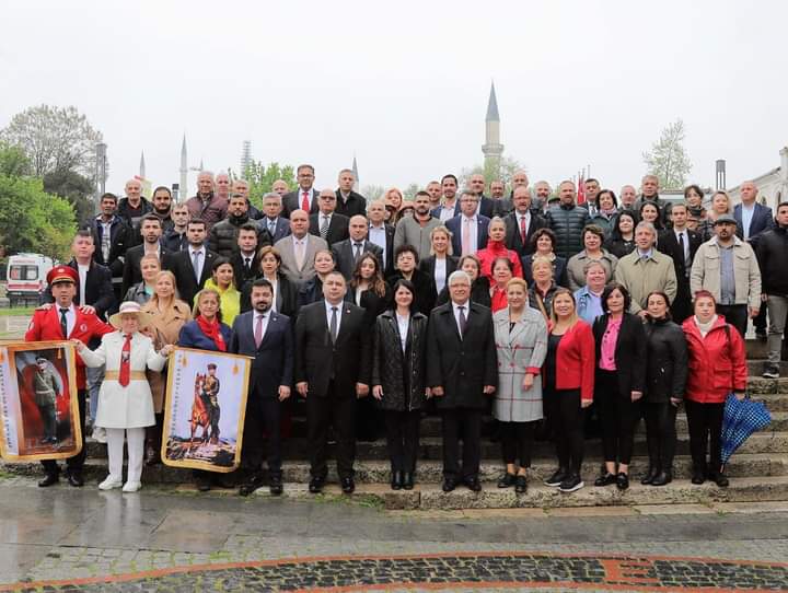 Edirne Chp gurubu olarak başkanımız Filiz hanımla 23 nisan çocuk bayramini kutladik... 🇹🇷❤️