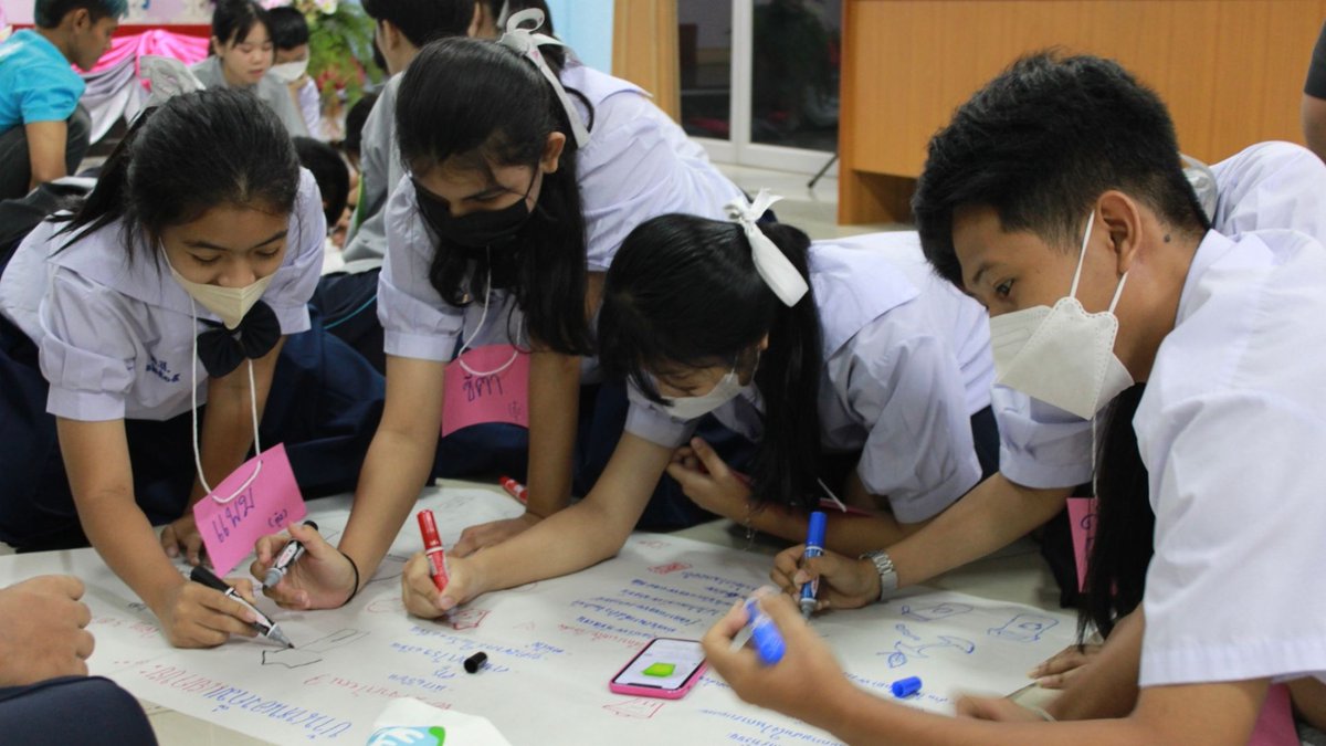 The Ferry #Porsche Foundation, the Audi Environmental Foundation, the Bentley Environmental Foundation and the green start-up @everwave_ set up an innovative educational initiative for schools in Bangkok. More: porsche.click/3W6H6LC