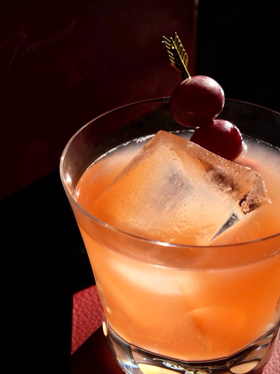 Baccarat's tweet photo. Baccarat and Zero Bond NYC unveil an elevated whiskey experience at the @Baccarat Whiskey Lounge, where a diverse selection of fine beverages is elegantly served in refined Baccarat barware.
#Baccarat x #ZeroBond, an unparalleled whiskey journey awaits. https://t.co/f8cRVL4Tkr