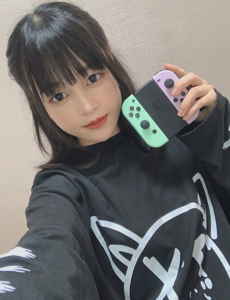今日も配信ありがとう💜 
明日は新宿デノアにて対バンです(๑•̀ㅂ•́)و

おやすみ( _ _)zzz