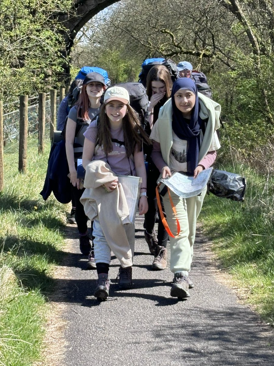 Mrs_HteacherRE's tweet photo. Amazing weather,those prayers have been answered but found a wee prayer bench just incase🙏😜@HolyroodSec @HolyroodDofe @LongMckellar https://t.co/RwNHpxqsce
