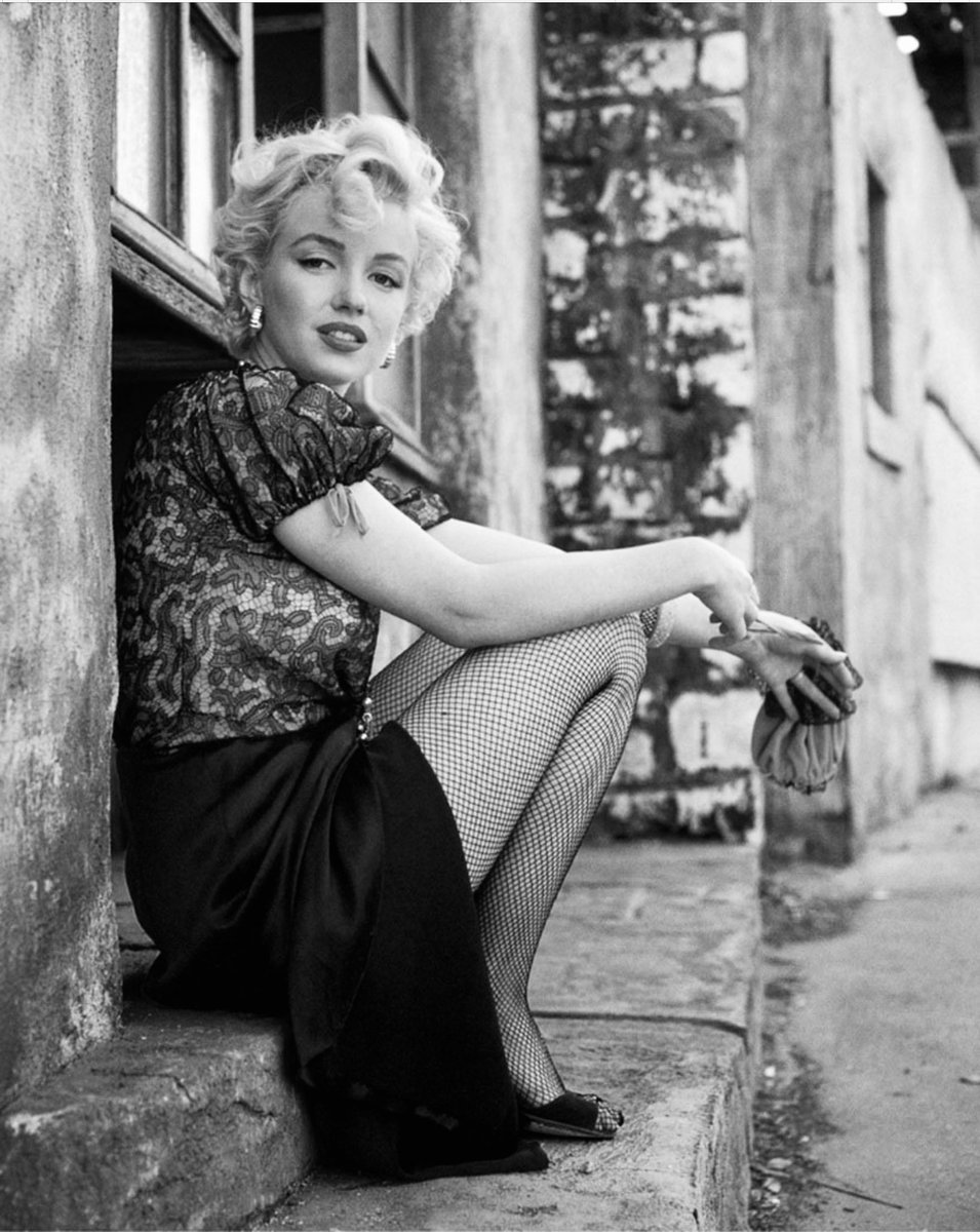 Marilyn in Milton Greene’s Hooker Sitting, 1956 💋 #MarilynMonroe