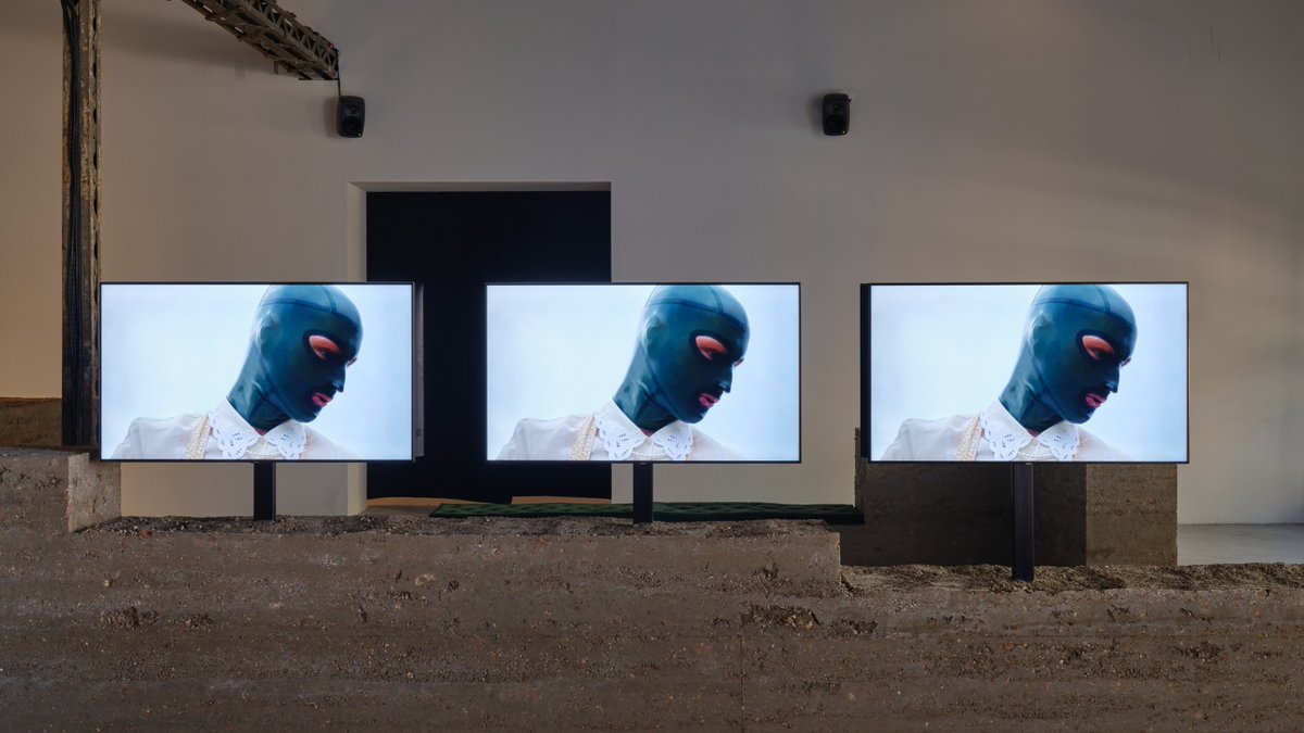 Ireland at Venice: ROMANTIC IRELAND - Congratulations to Eimear Walshe, Sara Greavu and team at Project Arts Centre for a great opening of the Ireland pavilion at Venice last week. More info here: bit.ly/3Q7hH0G

📸: Simon Mills