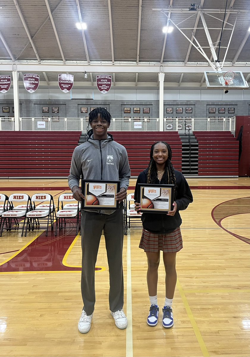 ⭐️We’re proud to present our 2024 Girls’ First Team All-Metro player @HaileeSwain and Boys’ First Team All-Metro player @CalebWilson2025 with their awards ⭐️