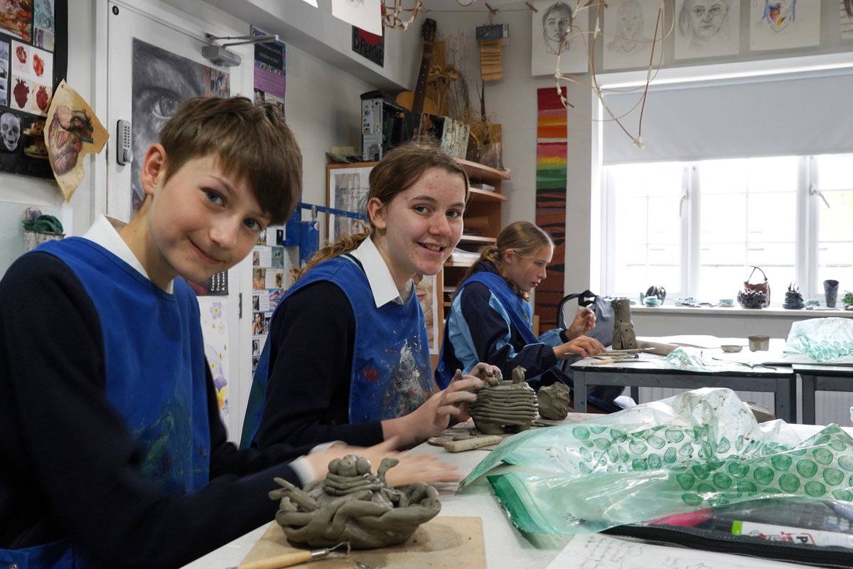 Year 8 students are getting their hands dirty as they sculpt with clay during art lessons! 👏#HandsOnLearning #CranfordSeniors