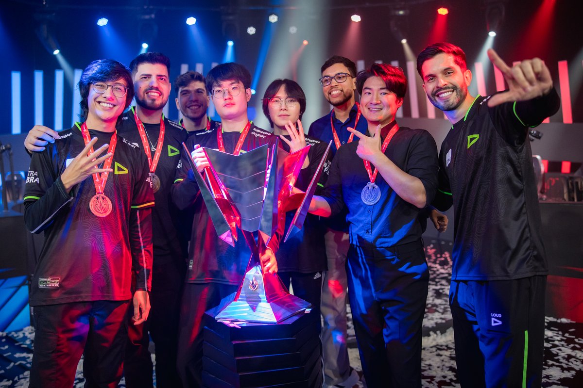 Nunca uma organização havia conseguido quatro títulos consecutivos do principal campeonato de League of Legends (LoL) do Brasil, o CBLOL. Graças à união da comunidade, do apoio incessante da torcida, da contribuição da comissão técnica, da dedicação dos jogadores e da colaboração