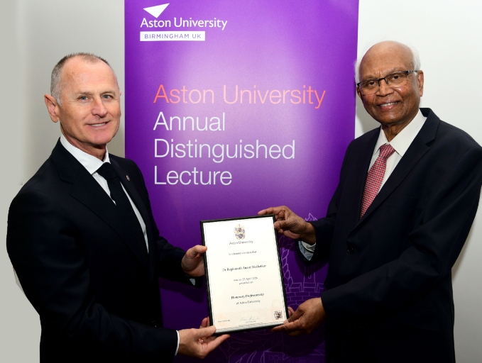 👨‍🏫|Dr Raghunath Anant Mashelkar delivered the 2024 @AstonUniversity Annual Distinguished Lecture 🎓VC @ProfAleksSubic presented an honorary professorship to Dr Mashelkar 🧪Dr Mashelkar discussed his work in polymer science and Gandhian Engineering 👉tinyurl.com/mwcxc6xp