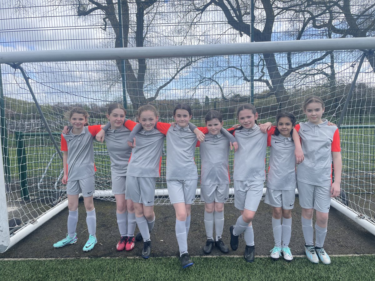 A wonderful season came to an end for our Y6 girls on Friday. They’ve loved taking part in each and every set of fixtures and always played with a smile on their face. Thank you @lpoolschoolsfa for providing girls across the city with this opportunity #WPSTeamwork👏😊