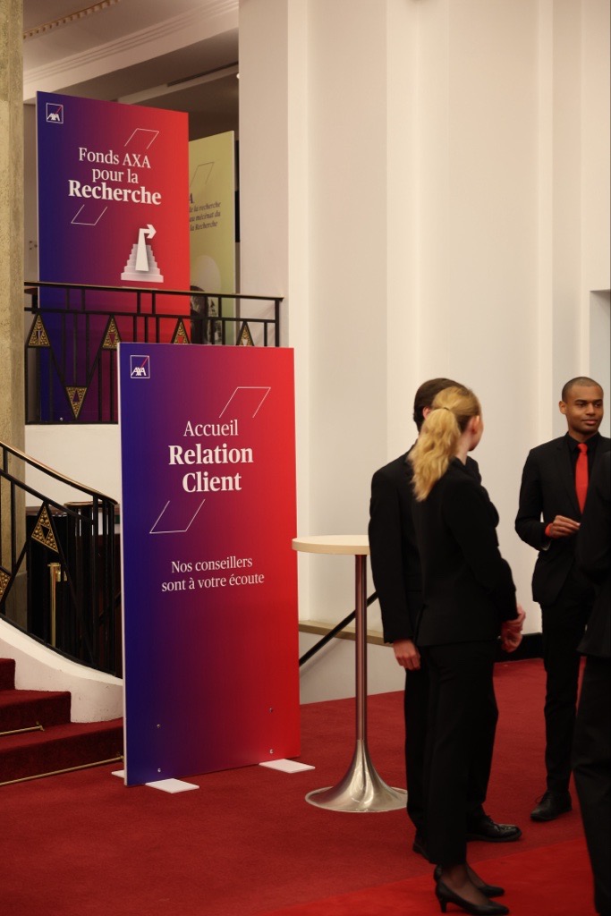 AXA's tweet image. A l'occasion de son Assemblée générale, AXA met à disposition de ses actionnaires un stand mécénat, Fonds pour la Recherche et un espace relation client. Venez découvrir nos engagements et échanger avec nos experts.