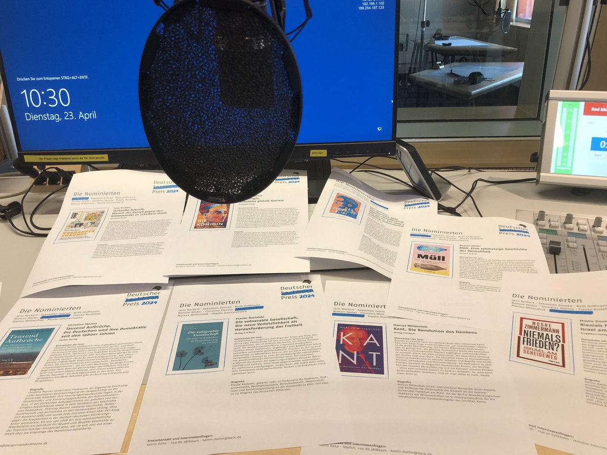 skoldehoff's tweet photo. In der #Lesart @dlfkultur habe ich was über die Shortlist zum Deutschen @sachbuchpreis erzählt:
Aus der Dlf Audiothek | Lesart | Sachbuchpreis 2024 – Die acht Nominierten stehen fest
https://t.co/AWxorboLR9 https://t.co/MB6CatjqCD