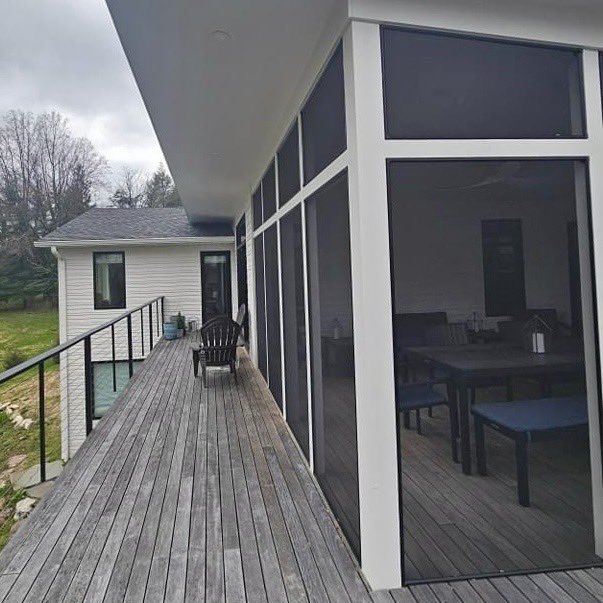 Reed’s Renovations completed this stellar screened porch in MD! 🧰⭐️ The connecting open-air space gives these homeowners the best of both worlds. Fantastic work! 🛠️👏

Swipe to see more. ➡️

#screeneze #porchlife #lovemyporch #spring #nospline