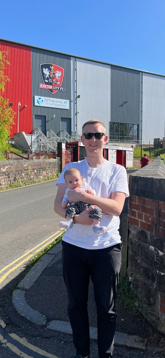 👶🏼 Welcome to one of #ECFC's newest fans, Florence Milford seen here with her proud dad Dale on her first visit to SJP despite living in Yate. Family loyalties are torn, as Florence’s mum Jade comes from a long line of Bristol Rovers supporting family. Dale was very keen to