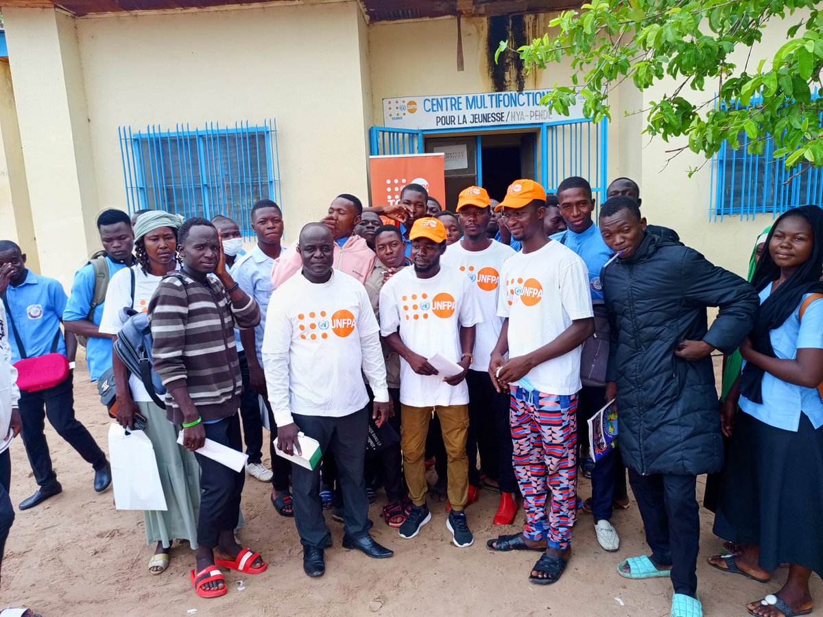 Tchad : En vue d’aider à prendre des décisions éclairées concernant leur santé sexuelle & reproductive, à Goré 513 élèves & 17 enseignants ont participé à une causerie éducative l'Éducation à la Vie & à la Santé de la Reproduction. @UNFPA_WCARO @TECHNIDEV