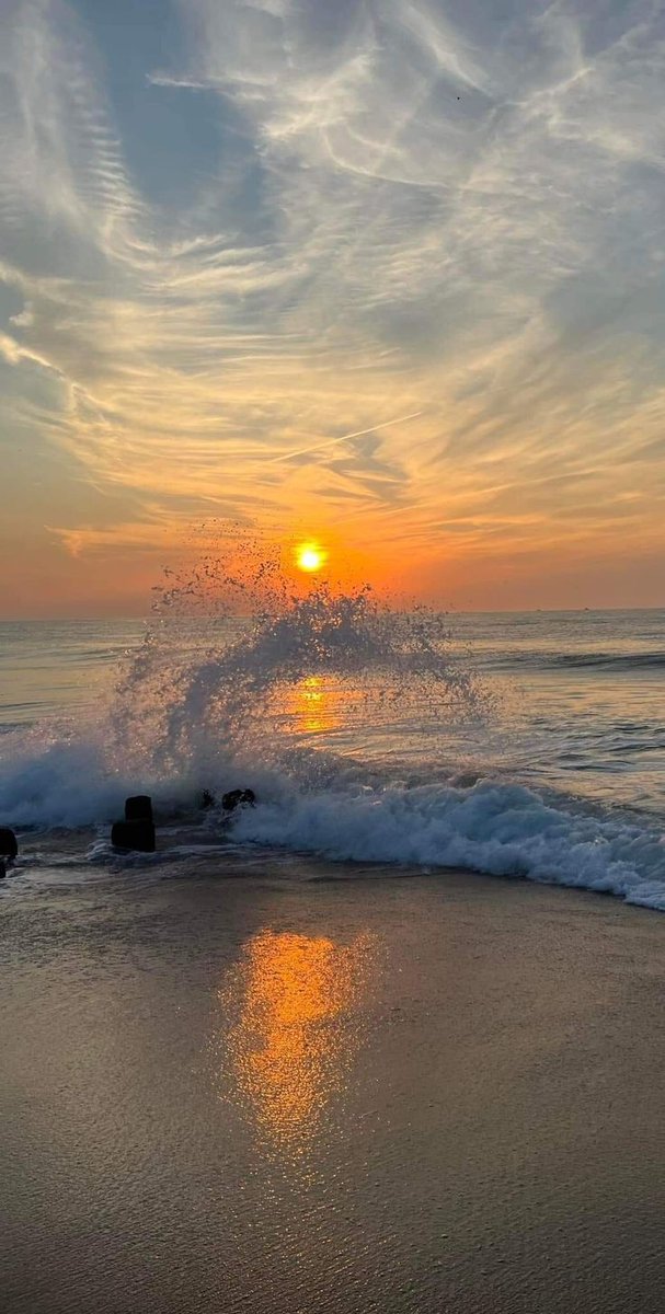 Sunset and sea wave....Reflection